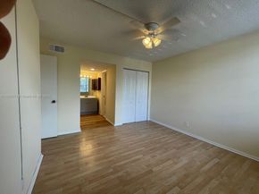 9431 Live Oak Pl 203, Davie FL 33324