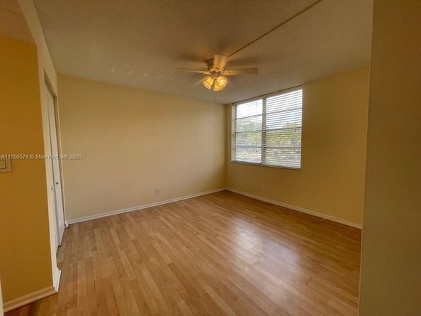 9431 Live Oak Pl 203, Davie FL 33324