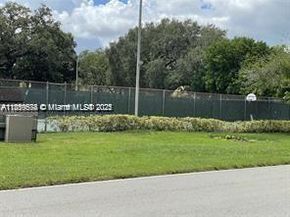 9431 Live Oak Pl 203, Davie FL 33324