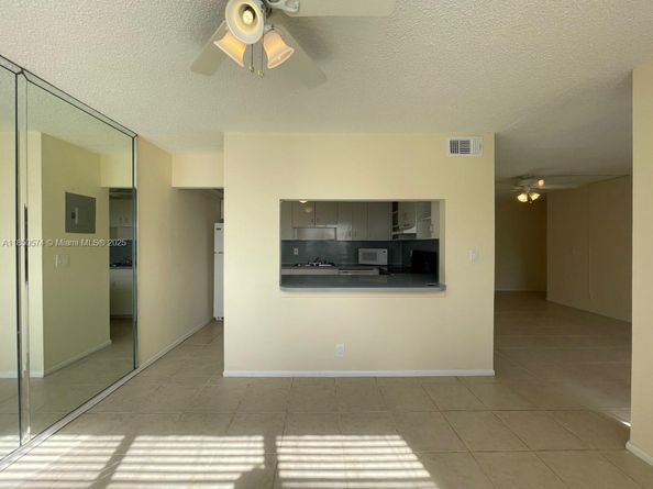 9431 Live Oak Pl 203, Davie FL 33324