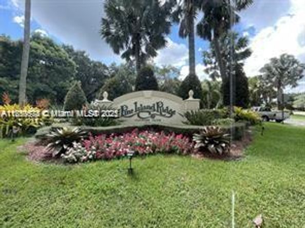 9431 Live Oak Pl 203, Davie FL 33324