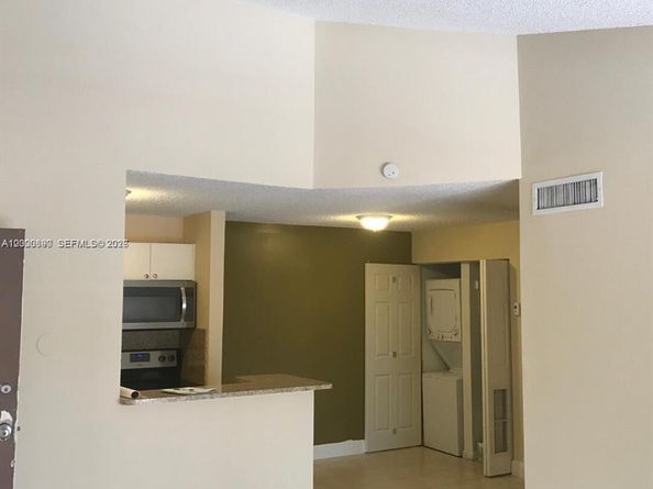 7200 NW 179th St 302, Hialeah FL 33015