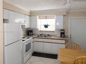 5644 Pierce St, Hollywood FL 33021