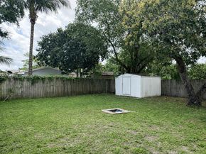 5644 Pierce St, Hollywood FL 33021