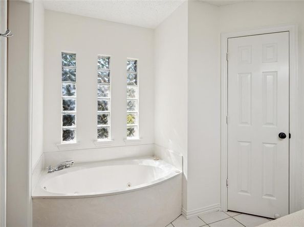 500  Chateau Court , Denton Texas 76209