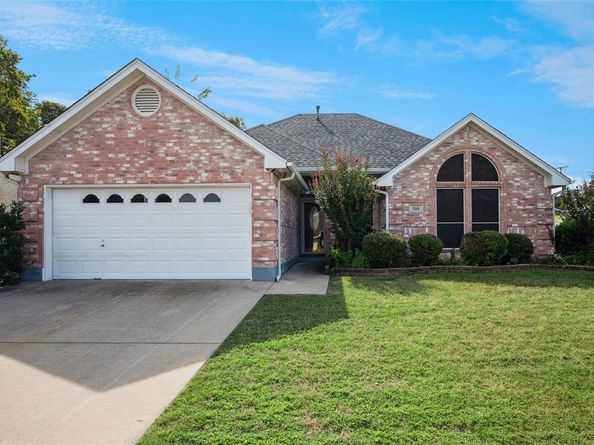 500  Chateau Court , Denton Texas 76209