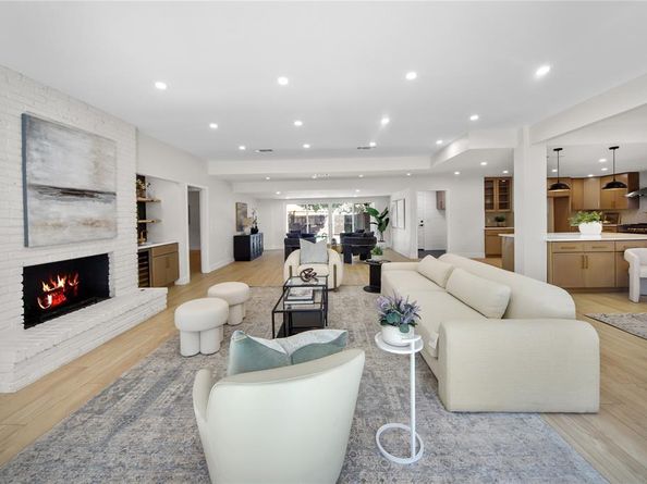 6029  Daven Oaks Drive , Dallas Texas 75248