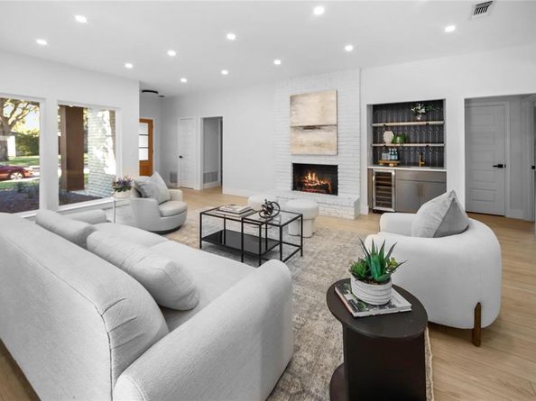 6029  Daven Oaks Drive , Dallas Texas 75248