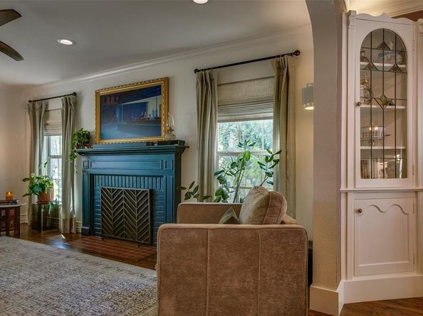 2511 W 10th Street , Dallas Texas 75211