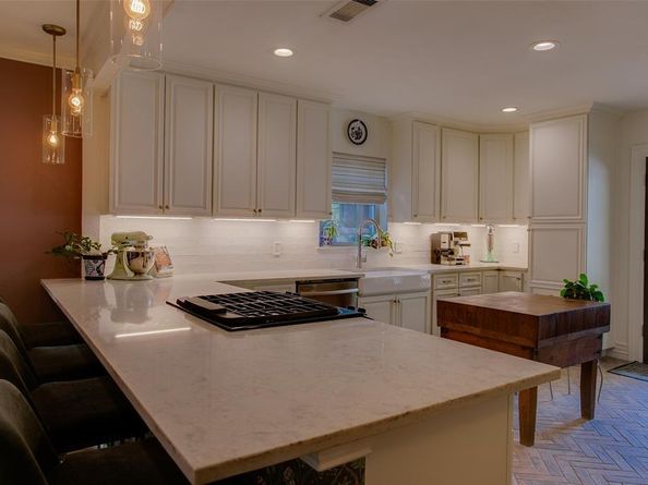 2511 W 10th Street , Dallas Texas 75211
