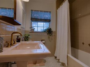 2511 W 10th Street , Dallas Texas 75211