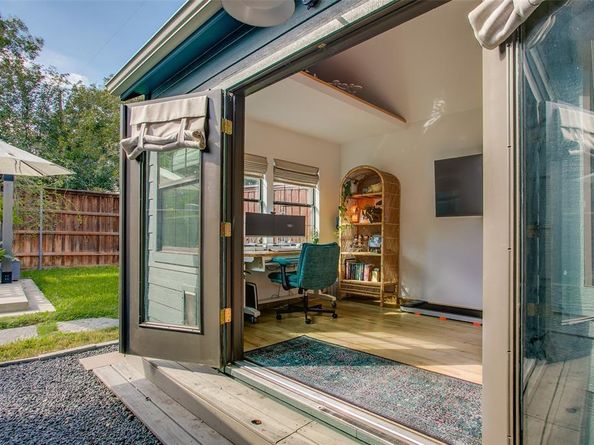 2511 W 10th Street , Dallas Texas 75211