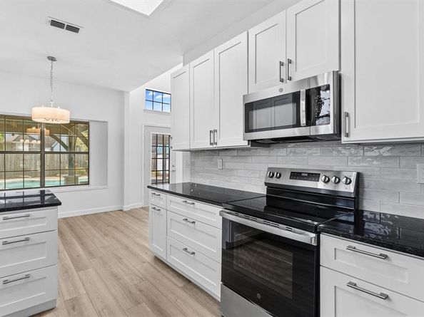 1712  Rockdale Drive , Arlington Texas 76018