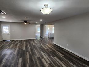 810 N Jester Avenue , Dallas Texas 75211