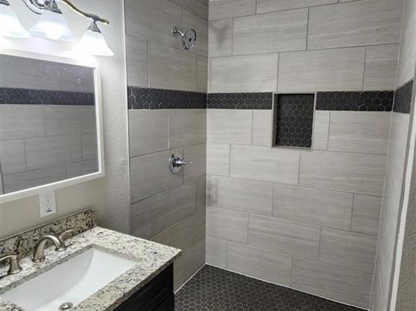 810 N Jester Avenue , Dallas Texas 75211