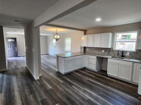 810 N Jester Avenue , Dallas Texas 75211