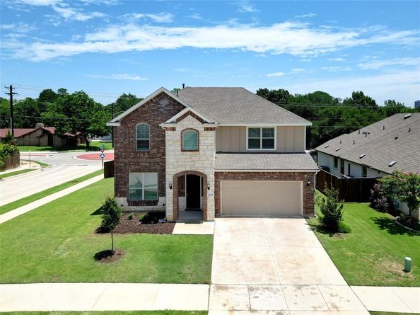 2612  Dancing Flame Drive , Denton Texas 76201