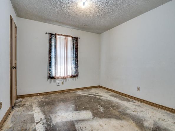 305  Apache Drive , Glenn Heights Texas 75154