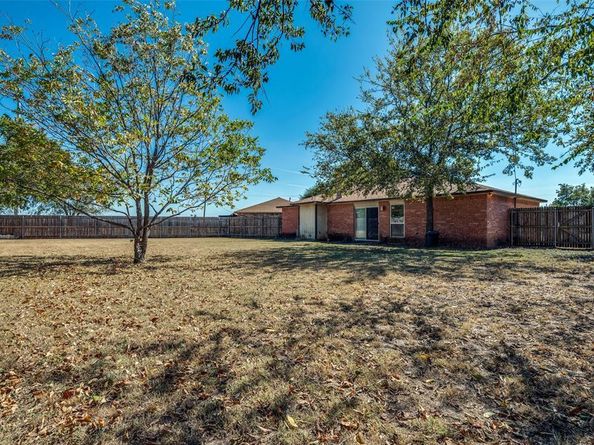 305  Apache Drive , Glenn Heights Texas 75154