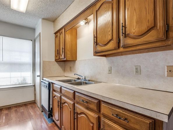 305  Apache Drive , Glenn Heights Texas 75154