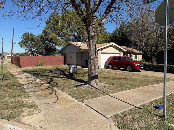 1535  Clearbrook Street , Lancaster Texas 75134