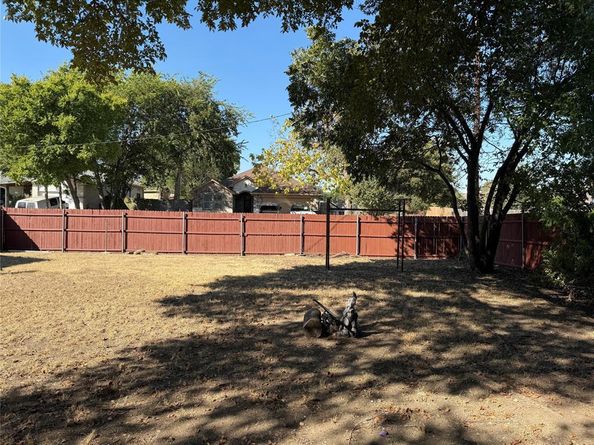 1535  Clearbrook Street , Lancaster Texas 75134