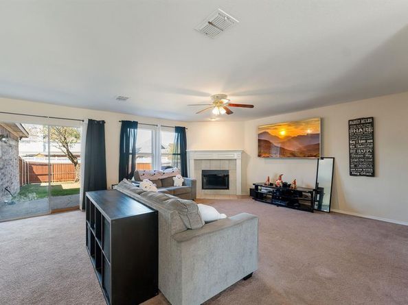 1129  Chestnut Lane , Cedar Hill Texas 75104