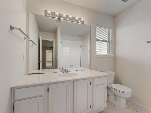 904  Lake Bluff Drive , Lake Dallas Texas 75065