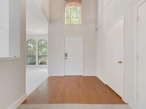 904  Lake Bluff Drive , Lake Dallas Texas 75065
