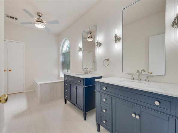 904  Lake Bluff Drive , Lake Dallas Texas 75065