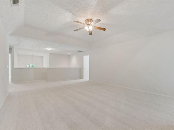 904  Lake Bluff Drive , Lake Dallas Texas 75065