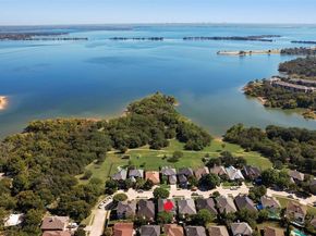 904  Lake Bluff Drive , Lake Dallas Texas 75065