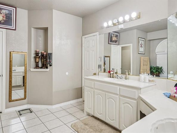 4703  Enchanted Bay Boulevard , Arlington Texas 76016