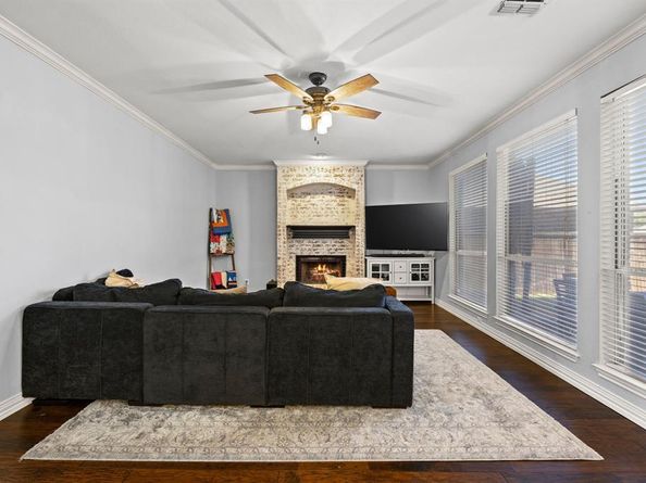 2115  Alto Avenue , Carrollton Texas 75007