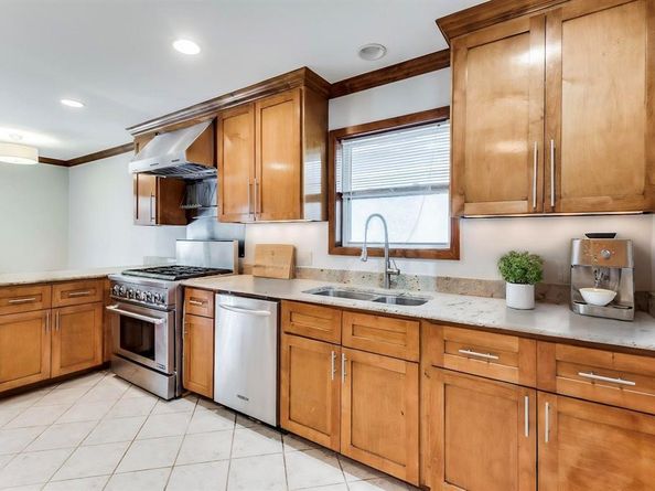 2012  Atlantic Street , Dallas Texas 75208
