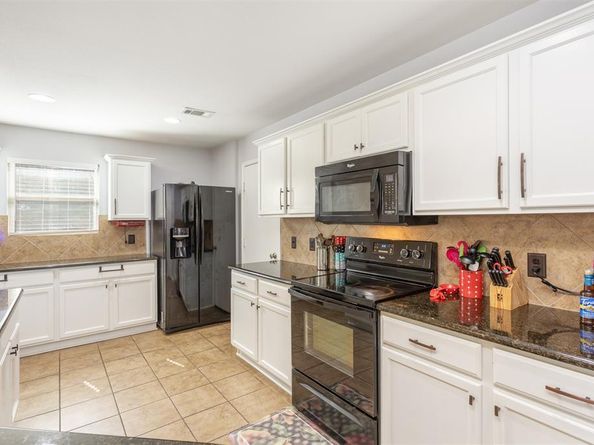 821  Glenndon Drive , Fort Worth Texas 76120