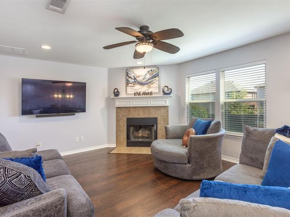 821  Glenndon Drive , Fort Worth Texas 76120