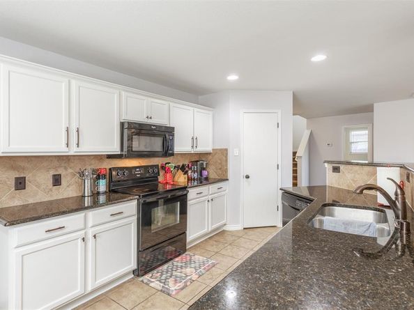 821  Glenndon Drive , Fort Worth Texas 76120