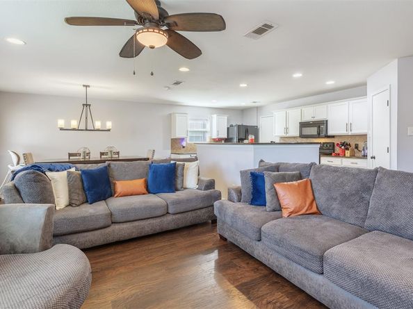 821  Glenndon Drive , Fort Worth Texas 76120