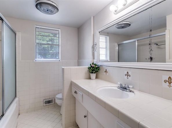 8060  Woodhue Road , Dallas Texas 75228