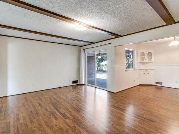 8060  Woodhue Road , Dallas Texas 75228