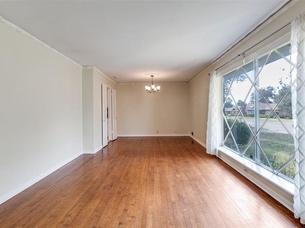 8060  Woodhue Road , Dallas Texas 75228