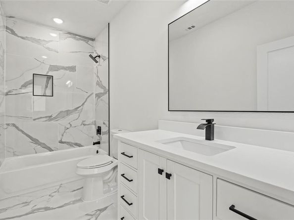 3704  Penelope Street , Dallas Texas 75210