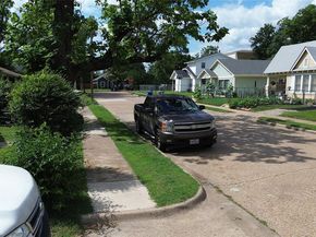 3417  Pondrom Street , Dallas Texas 75215