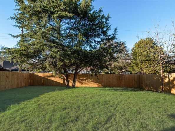 2515  Fatima Avenue , Dallas Texas 75241