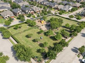 1305  Mary Horn Lane , Aubrey Texas 76227