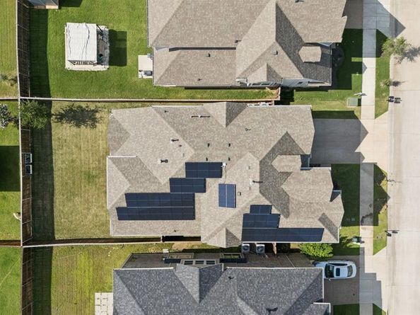 1305  Mary Horn Lane , Aubrey Texas 76227