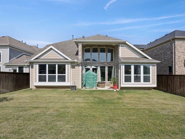 1305  Mary Horn Lane , Aubrey Texas 76227