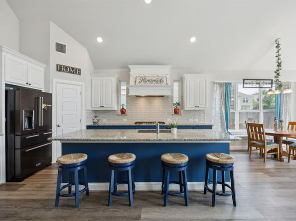 1305  Mary Horn Lane , Aubrey Texas 76227