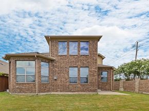 1001  Chickasaw Drive , Carrollton Texas 75010